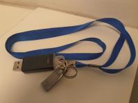 CS1968/2025 KINGSTON FLASHDRIVE AND SANDISK FLASHDRIVE